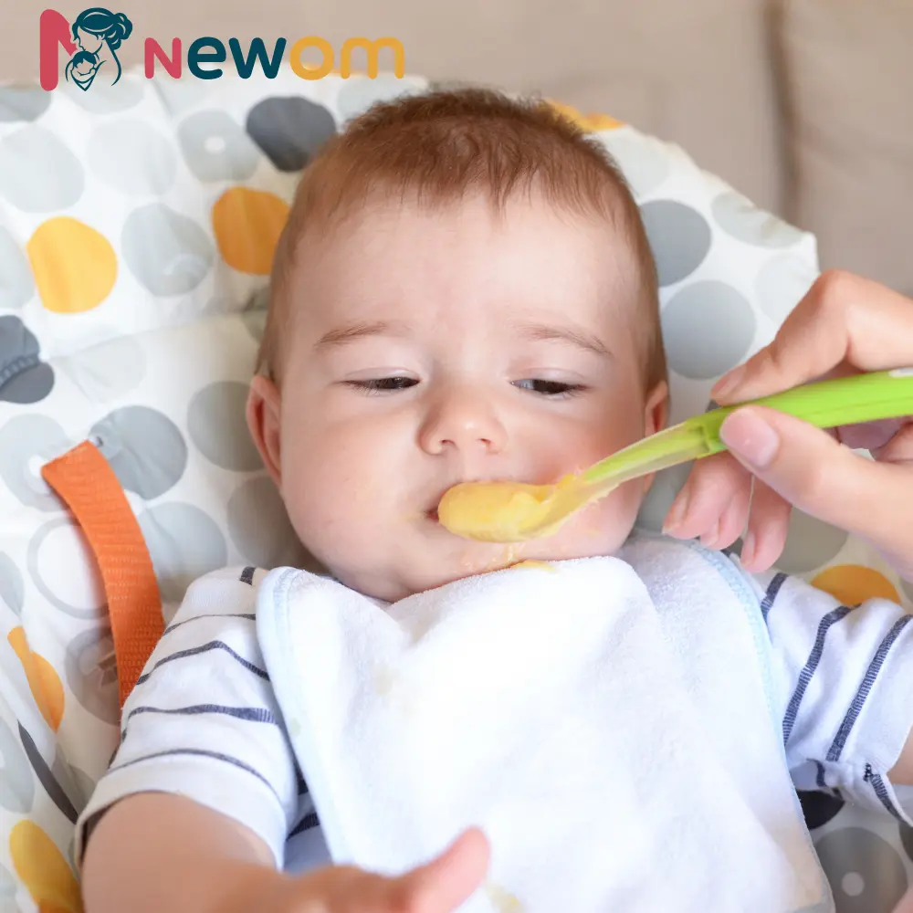 ماذا يأكل الطفل في الشهر الخامس